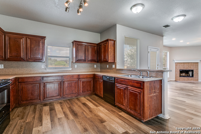 Image 14 of 25 For 21715 Hanover Crest