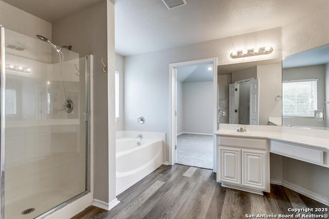 Image 17 of 25 For 21715 Hanover Crest