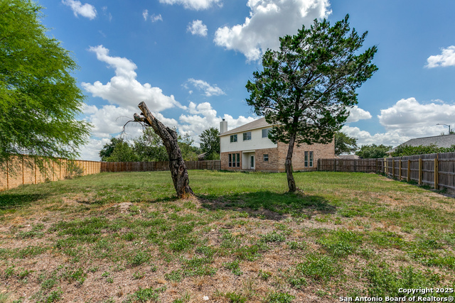 Image 24 of 25 For 21715 Hanover Crest