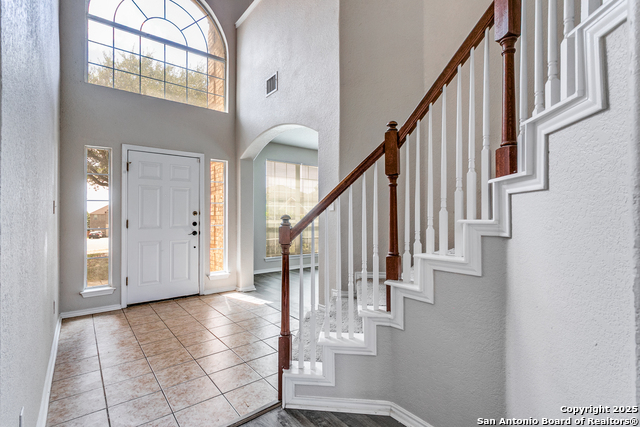 Image 3 of 25 For 21715 Hanover Crest