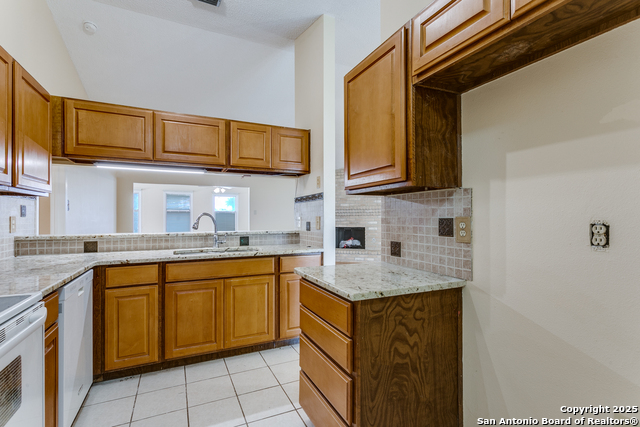 Image 11 of 25 For 9018 Woburn  