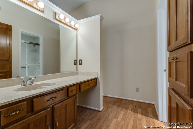 Image 20 of 25 For 9018 Woburn  