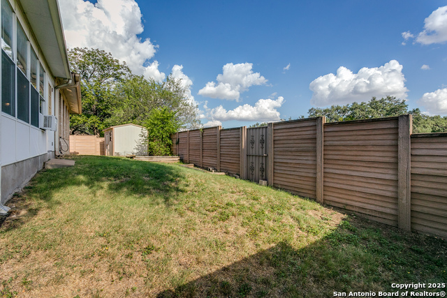Image 23 of 25 For 9018 Woburn  