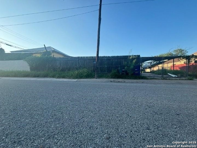 Image 17 of 35 For 201 Vidaurri Ave