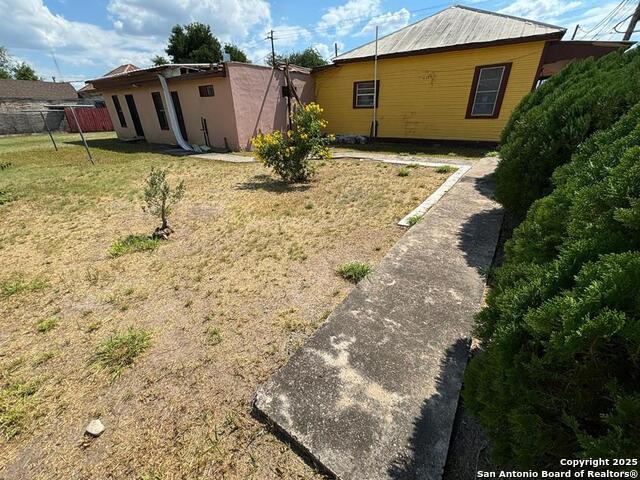 Image 28 of 35 For 201 Vidaurri Ave