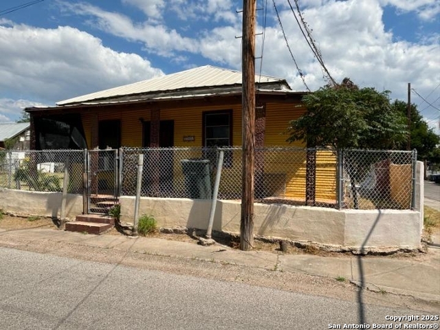 Image 29 of 35 For 201 Vidaurri Ave