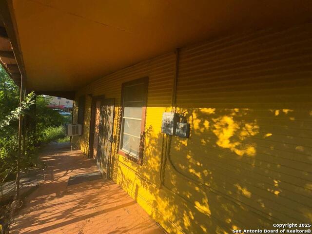 Image 5 of 35 For 201 Vidaurri Ave