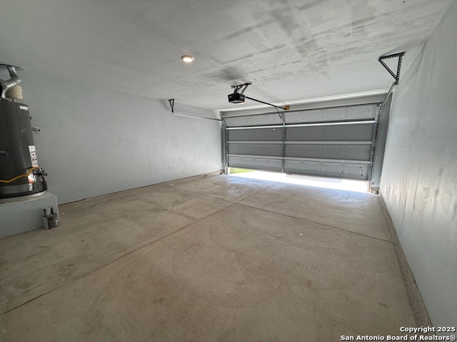 Listing photo id 10 for 222 Grey Woodpecker