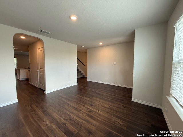 Listing photo id 20 for 222 Grey Woodpecker