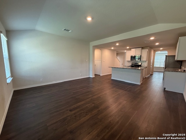 Listing photo id 23 for 222 Grey Woodpecker