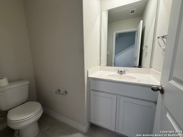 Listing photo id 27 for 222 Grey Woodpecker