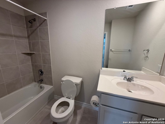 Listing photo id 34 for 222 Grey Woodpecker