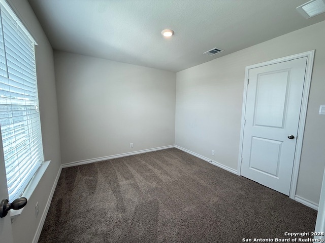 Listing photo id 36 for 222 Grey Woodpecker