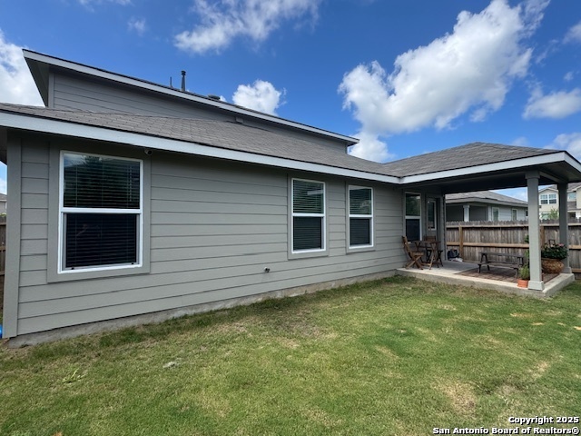 Listing photo id 41 for 222 Grey Woodpecker