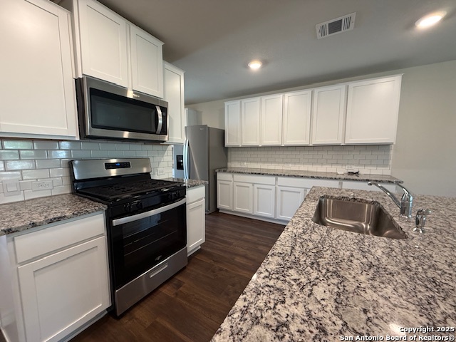 Listing photo id 5 for 222 Grey Woodpecker