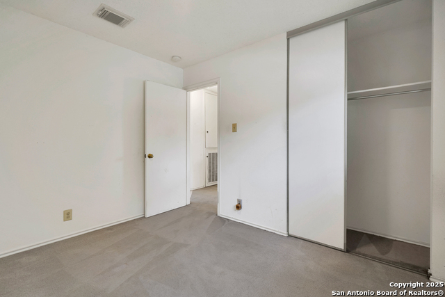 Image 21 of 29 For 8907 Breezefield