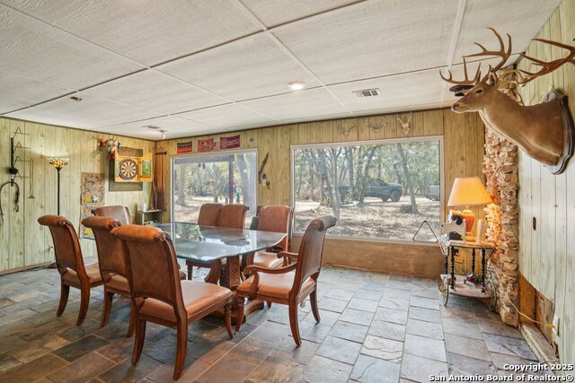 Listing photo id 13 for 3001 Curry  