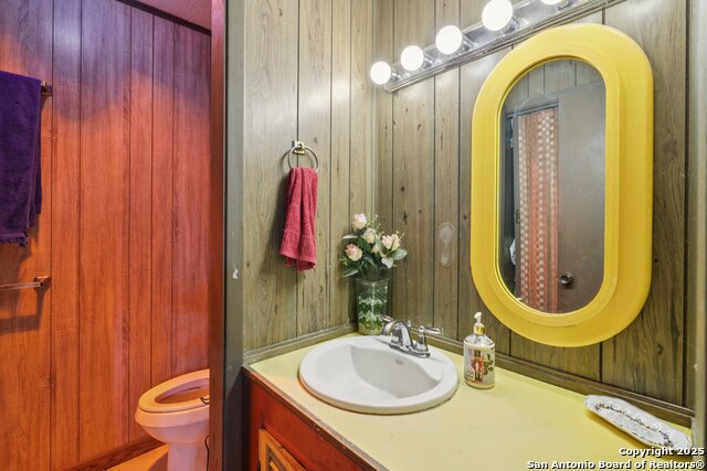 Listing photo id 14 for 3001 Curry  