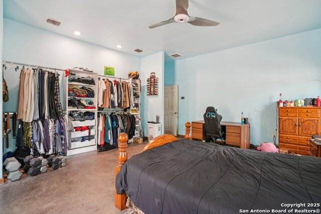 Listing photo id 18 for 3001 Curry  