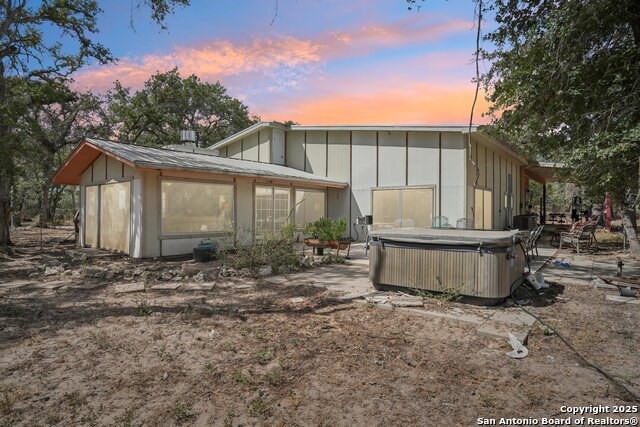 Listing photo id 1 for 3001 Curry  