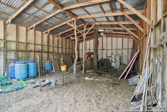 Listing photo id 28 for 3001 Curry  