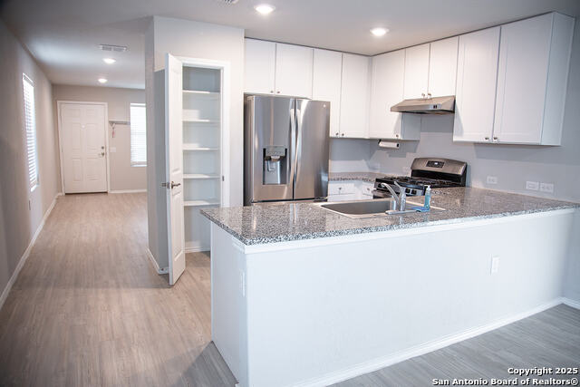 Listing photo id 8 for 4518 Meadowland Pl