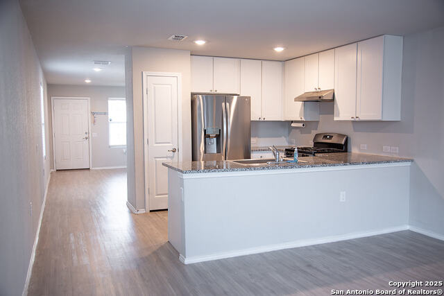 Listing photo id 9 for 4518 Meadowland Pl