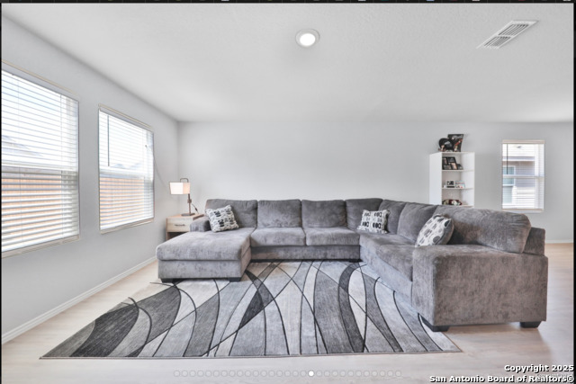 Listing photo id 11 for 4518 Meadowland Pl