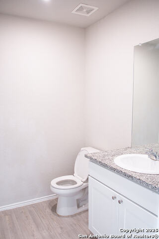 Listing photo id 16 for 4518 Meadowland Pl
