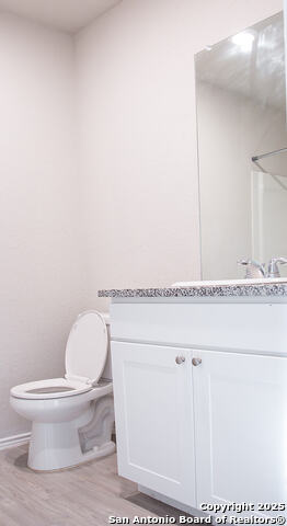 Listing photo id 17 for 4518 Meadowland Pl