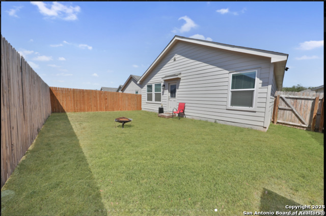 Listing photo id 33 for 4518 Meadowland Pl