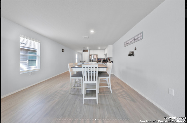 Listing photo id 3 for 4518 Meadowland Pl