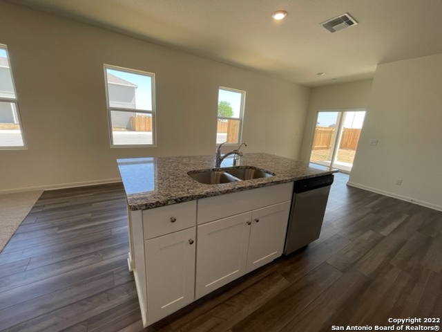 Listing photo id 8 for 14402 Palm Ridge