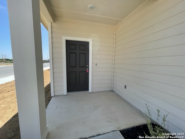 Listing photo id 30 for 14402 Palm Ridge