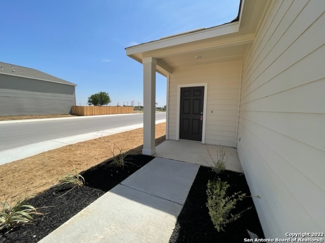 Listing photo id 31 for 14402 Palm Ridge