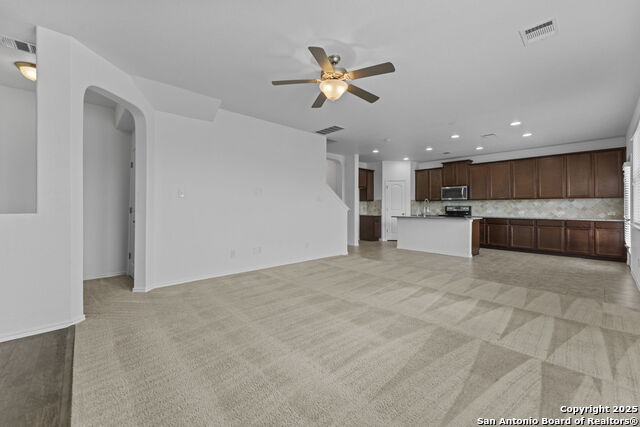 Listing photo id 9 for 10418 Queensland Way