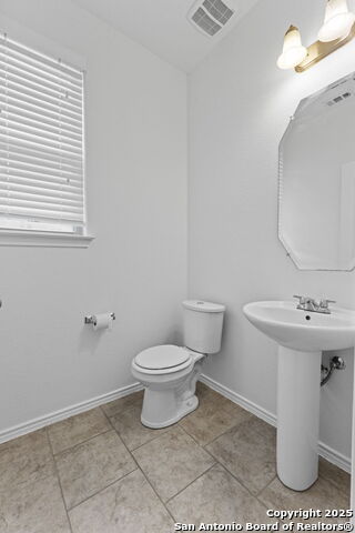 Listing photo id 12 for 10418 Queensland Way