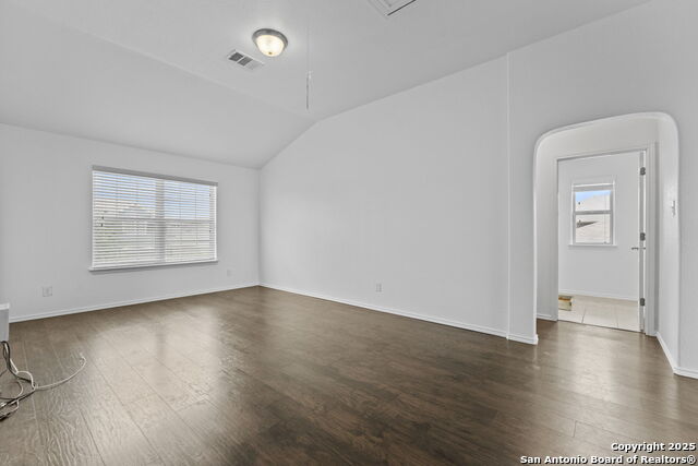 Listing photo id 19 for 10418 Queensland Way