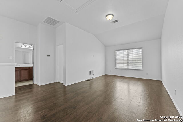 Listing photo id 20 for 10418 Queensland Way