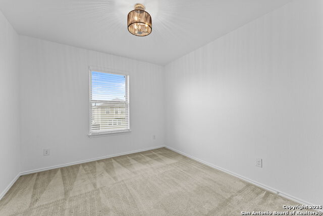 Listing photo id 21 for 10418 Queensland Way