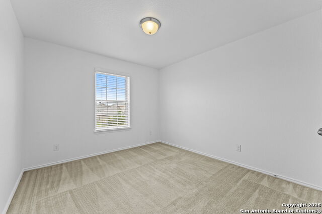 Listing photo id 27 for 10418 Queensland Way