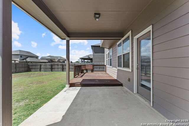 Listing photo id 29 for 10418 Queensland Way