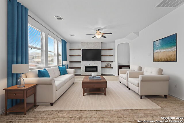 Listing photo id 4 for 10418 Queensland Way