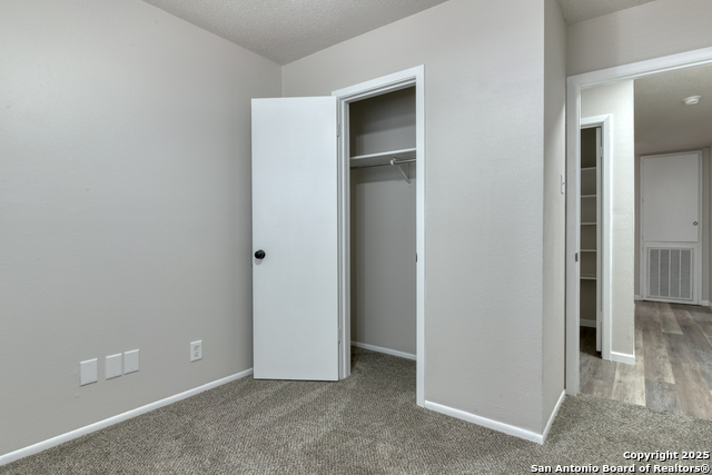 Image 20 of 29 For 6819 Columbia Ridge