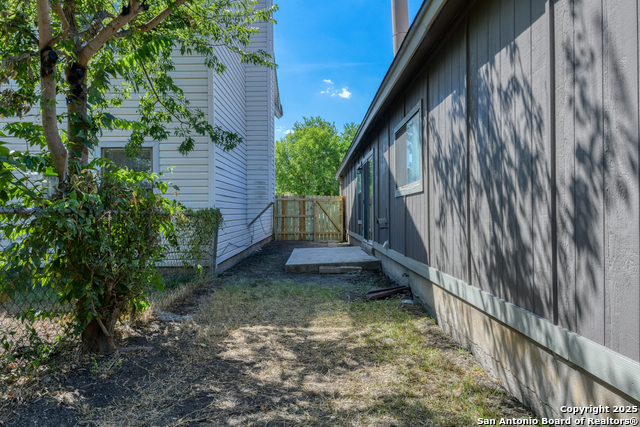 Image 27 of 29 For 6819 Columbia Ridge