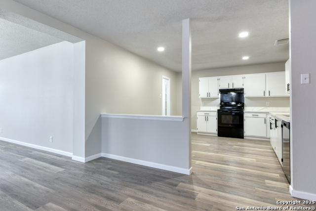 Image 8 of 29 For 6819 Columbia Ridge