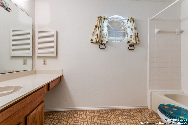 Image 18 of 25 For 3629 Fox Run