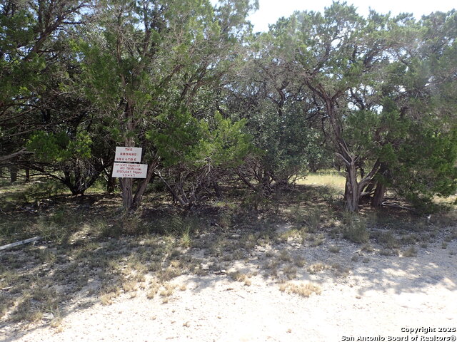 Details for 300 6th , Lakehills, TX 78063