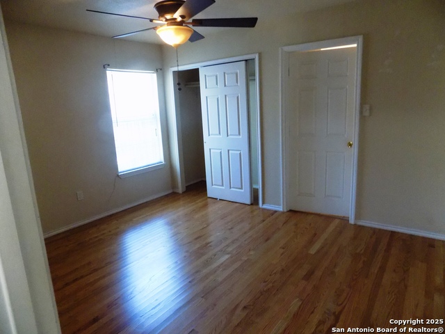 Image 13 of 20 For 636 Norwood W