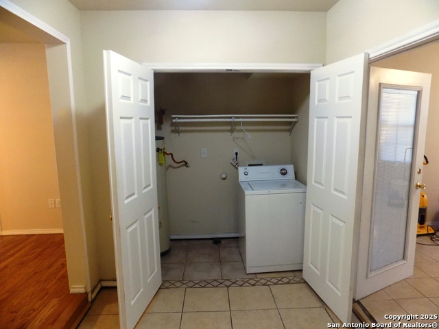 Image 17 of 20 For 636 Norwood W